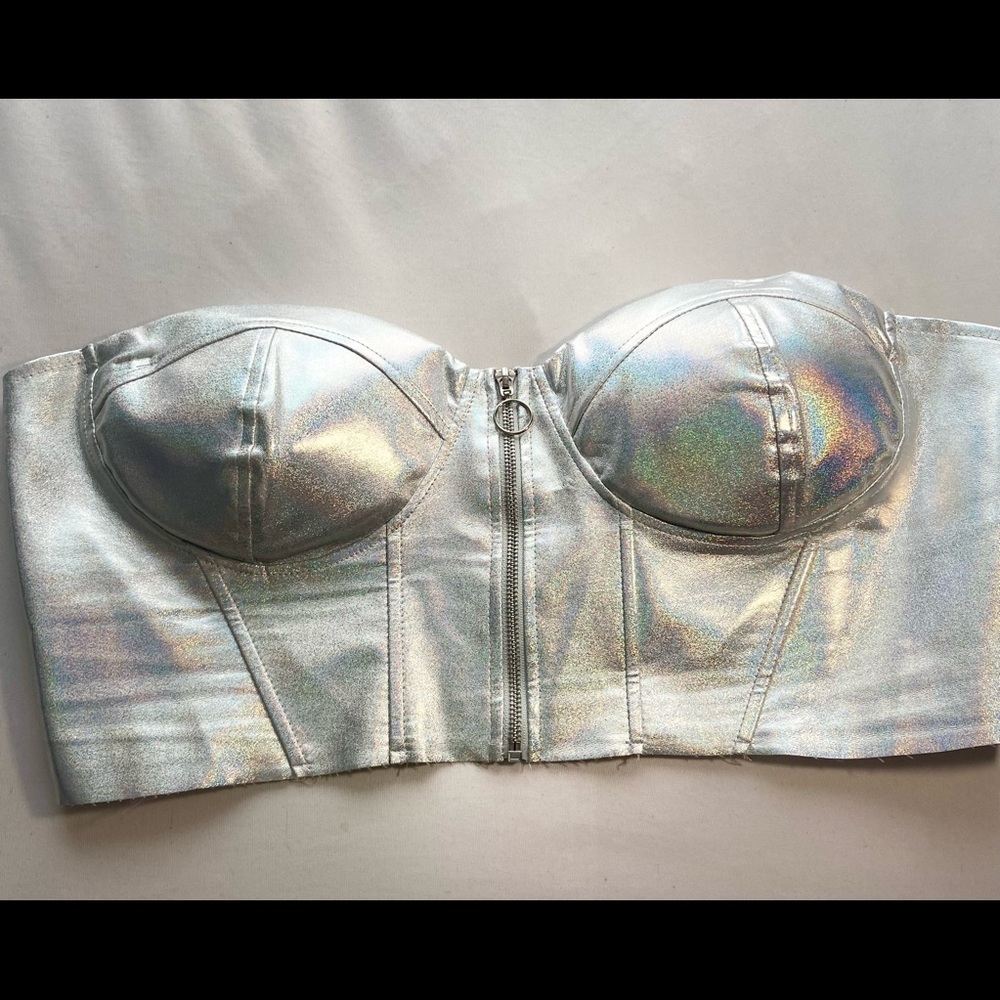 INFINITE ASTRAL LOVE HOLOGRAPHIC BUSTER              Size: 1x